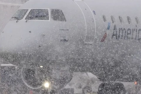 Mỹ phải hủy hàng nghìn chuyến bay do bão tuyết và băng giá