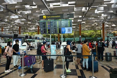 Singapore thận trọng khôi phục vận tải hàng không với Trung Quốc