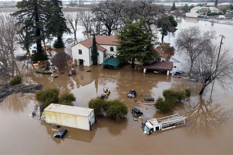 Mỹ: Cảnh báo lũ lụt nguy hiểm tại California khi xuất hiện bão mới