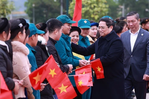 Thủ tướng Phạm Minh Chính chúc Tết đối tượng chính sách ở Cao Bằng