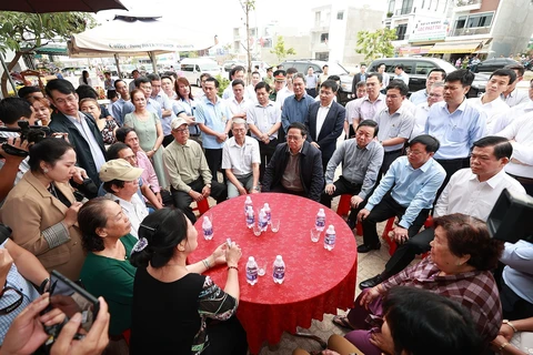 Thủ tướng thăm người dân Khu tái định cư Dự án Sân bay Long Thành