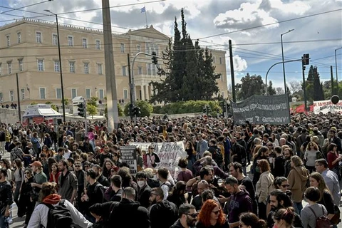 Các nghiệp đoàn Hy Lạp tuần hành sau vụ tai nạn đường sắt