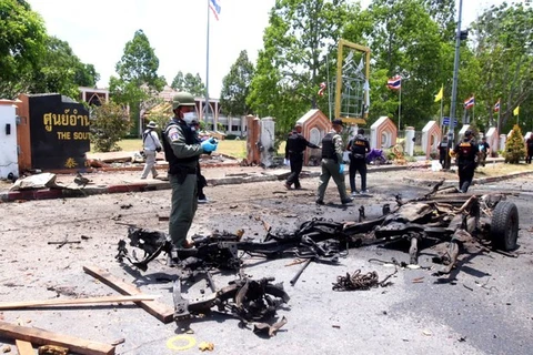 Một loạt vụ tấn công bằng bom và xả súng xảy ra tại miền Nam Thái Lan