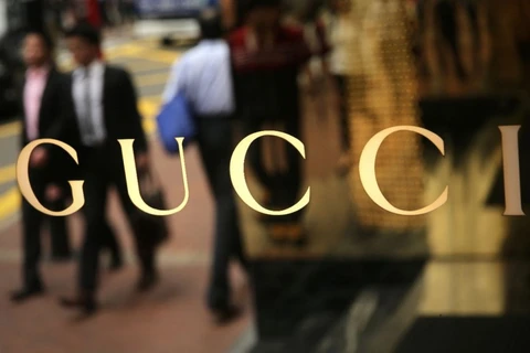 Các nhà điều tra của EU khám xét văn phòng của hãng thời trang Gucci