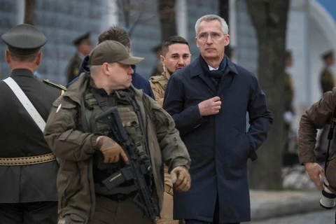 Tổng thư ký NATO có chuyến thăm không báo trước đến Ukraine