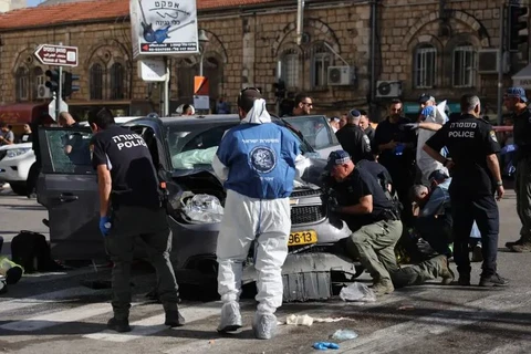 Israel: Một kẻ khủng bố lao xe vào đám đông, 5 người Do Thái bị thương