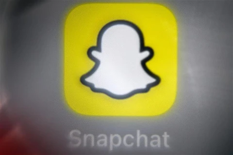 Snapchat mở quyền truy cập chatbot tùy biến My AI cho người dùng