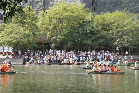 Lễ hội 1.055 năm Nhà nước Đại Cồ Việt ở cố đô Hoa Lư thu hút du khách