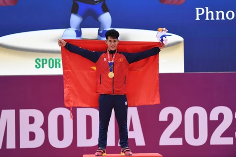 Trần Minh Trí giành huy chương Vàng, phá kỷ lục SEA Games ở môn cử tạ 