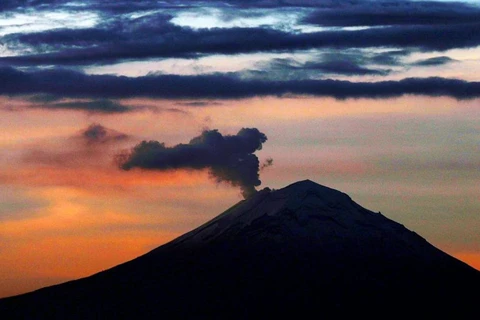 Mexico: Núi lửa Popocatépetl hoạt động mạnh, phun nhiều dung nham