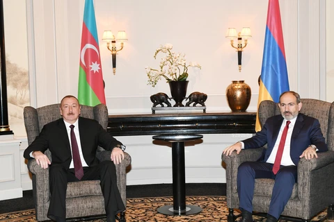 Thủ tướng Armenia và Tổng thống Azerbaijan gặp nhau tại Thổ Nhĩ Kỳ