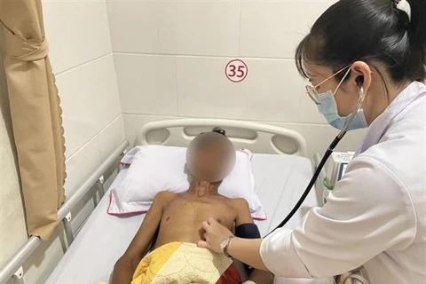Cứu sống bệnh nhân Campuchia vỡ phình khổng lồ động mạch chủ ngực