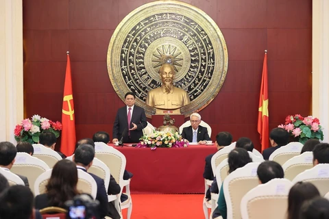 Thủ tướng Phạm Minh Chính gặp cộng đồng người Việt Nam tại Trung Quốc