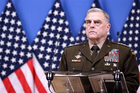 Tướng Milley: Mỹ đang xem xét cung cấp bom chùm cho Ukraine