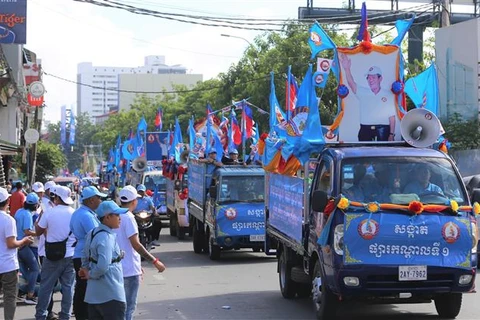 Thủ tướng Campuchia: Các chính đảng hướng dẫn dân bỏ phiếu đúng cách