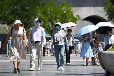 Trung Quốc ghi nhận mức nhiệt độ cao kỷ lục mới, vượt 52 độ C