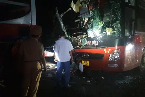 Bình Phước: 2 xe khách giường nằm va chạm khiến 3 người thương vong