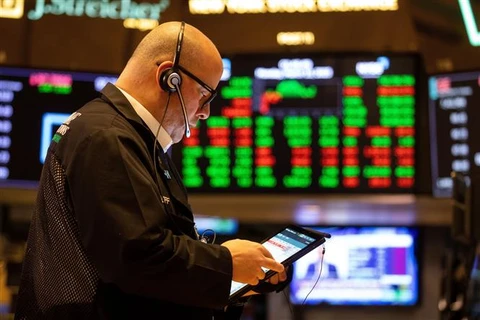 Nasdaq, S&P lại giảm điểm trước khả năng Fed tiếp tục tăng lãi suất