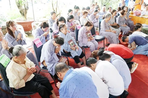 Cộng đồng người Việt Nam tại Lào tổ chức Đại lễ Vu Lan Báo hiếu