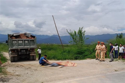Điện Biên: Ôtô tải va chạm với xe máy điện khiến 2 học sinh tử vong