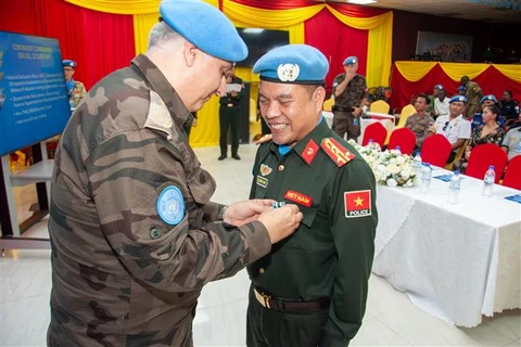 UNMISS trao Huy chương Gìn giữ Hòa bình cho 3 sỹ quan Công an Việt Nam