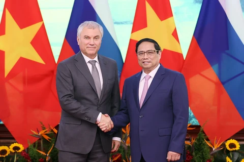 Thủ tướng Phạm Minh Chính hội kiến Chủ tịch Duma Quốc gia Nga Volodin