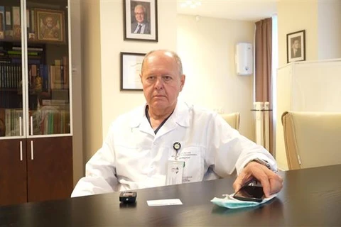Bác sỹ công huân Nga muốn hợp tác chữa trị ung thư với Việt Nam