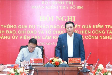 Tập trung xây dựng đội ngũ cán bộ khoa học đủ phẩm chất, năng lực