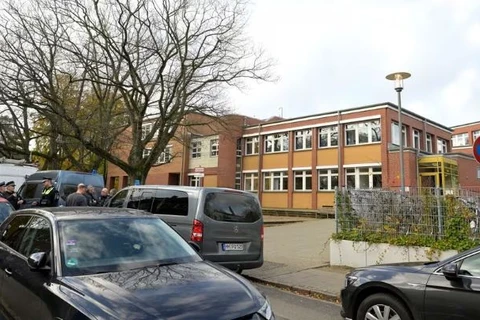 Đức sơ tán học sinh tại một trường trung học do bị đe dọa tấn công