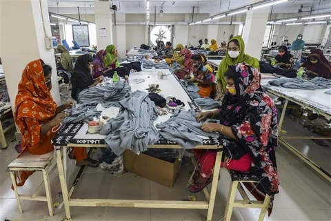 Bangladesh: Các hãng sản xuất dệt may đóng cửa vô thời hạn 150 nhà máy