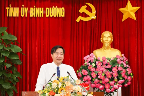 Ông Nguyễn Hồng Chương - Giám đốc Sở Y tế trả lời chất vấn. (Nguồn: Ủy ban Nhân dân tỉnh Bình Dương)