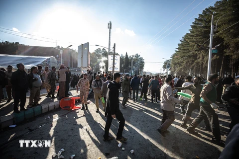 Rất đông người có mặt khi xảy ra vụ nổ tại lễ tưởng niệm chỉ huy cấp cao Lực lượng Vệ binh Cách mạng Hồi giáo Iran (IRGC) ở thành phố Kerman, ngày 3/1/2024. (Ảnh: AFP/TTXVN)