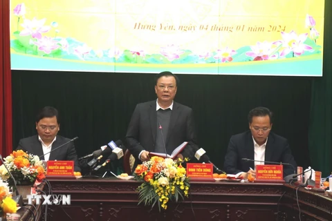 Ông Đinh Tiến Dũng, Ủy viên Bộ Chính trị, Bí thư Thành ủy Hà Nội, phát biểu tại Hội nghị . (Ảnh: Đinh Văn Nhiều/TTXVN)