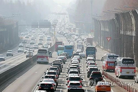 Khoảng 490.000 xe dự kiến sẽ rời khu vực Seoul để đến các tỉnh. (Nguồn: Yonhap)