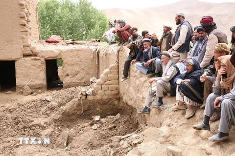 Nhiều ngôi nhà bị sập sau những trận mưa lớn tại tỉnh Ghor, Afghanistan. (Ảnh: THX/TTXVN)