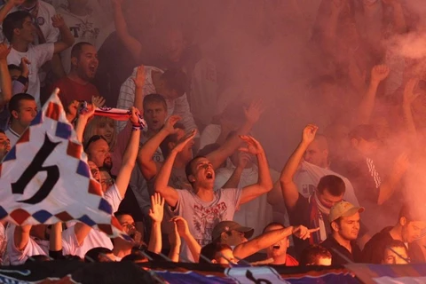 Những người ủng hộ câu lạc bộ bóng đá Hajduk Split. (Nguồn: EPA)