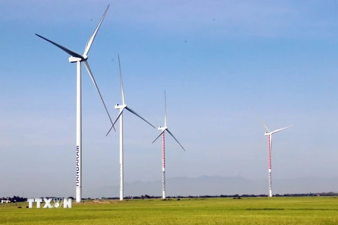 Dự án điện gió Hanbaram tại xã Bắc Phong(Thuận Bắc, Ninh Thuận) đã phát điện thương mại lên lưới điện quốc gia. (Ảnh: Công Thử/TTXVN)