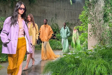 Bộ sưu tập Gucci Cruise 2025: Bức thư tình của nhà mốt Italy gửi đến London