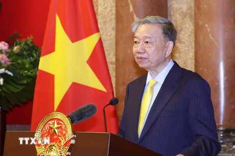 Đại tướng Tô Lâm, Ủy viên Bộ Chính trị, Chủ tịch nước phát biểu trong buổi gặp gỡ cán bộ Văn phòng Chủ tịch nước. (Ảnh: Thống Nhất/TTXVN) 