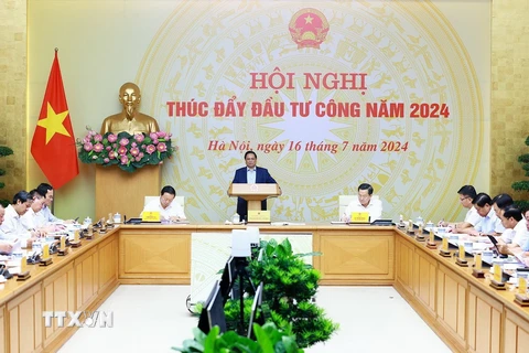 Thủ tướng Phạm Minh Chính chủ trì Hội nghị thúc đẩy đầu tư công năm 2024. (Ảnh: Dương Giang/TTXVN)