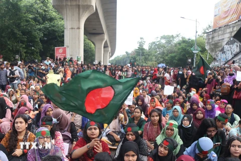 Biểu tình tại thủ đô Dhaka, Bangladesh ngày 4/8. (Ảnh: Getty Images/TTXVN)