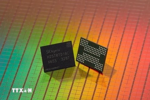 Chip do công ty SK hynix nghiên cứu sản xuất. (Ảnh: Yonhap/TTXVN)