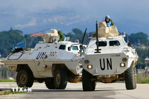 Lực lượng gìn giữ hòa bình của Liên hợp quốc tại Liban (UNIFIL) tuần tra ở Marjeyoun, Liban. (Ảnh: THX/TTXVN)