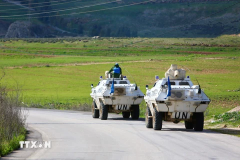 Lực lượng lâm thời của Liên hợp quốc tại Liban (UNIFIL) tuần tra tại biên giới Liban - Israel ở Marjayoun. (Ảnh: THX/TTXVN)