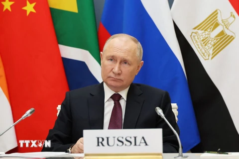 Tổng thống Nga Vladimir Putin dự Hội nghị thượng đỉnh bất thường trực tuyến của nhóm BRICS tại Moskva, ngày 21/11/2023. (Ảnh: AFP/TTXVN)