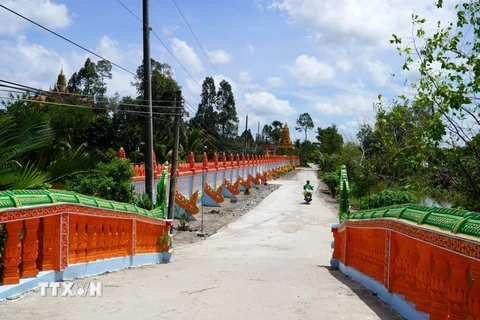 Đường bêtông đạt chuẩn nông thôn mới ở xã Thới Quản, huyện Gò Quao vừa được khánh thành đưa vào sử dụng giữa năm 2024. (Ảnh: Văn Sĩ/TTXVN)