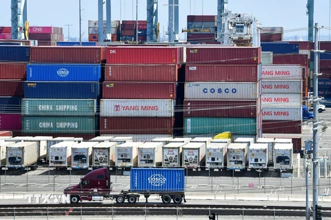 Các container hàng hóa Trung Quốc tại cảng Long Beach, bang California, Mỹ ngày 23/8/2019. (Ảnh: AFP/TTXVN)