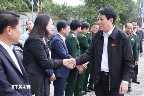 Chủ tịch nước Lương Cường với cán bộ, cử tri huyện Thường Xuân, Thanh Hóa. (Ảnh: Lâm Khánh/TTXVN)