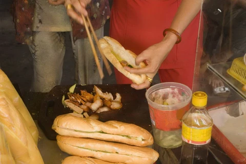 [Photo] Bánh mì Việt lọt tốp món ăn đường phố ngon nhất thế giới