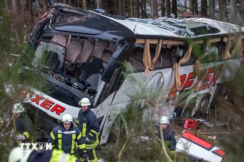 [Photo] Đức: Tai nạn xe buýt khiến ít nhất 44 người thương vong